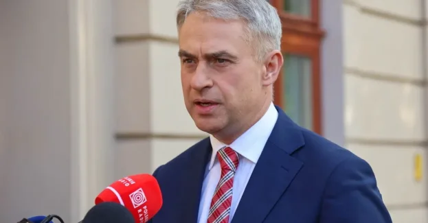 Wicepremier, minister cyfryzacji Krzysztof Gawkowski podkreślił, że wobec wzrastającej aktywności cyberprzestępców w sektorze medycznym, cały ten sektor musi "ze zdwojoną siłą" podejmować działania zabezpieczające. Dodał, że MC pracuje nad przepisami wzmacniającymi bezpieczeństwo danych medycznych.