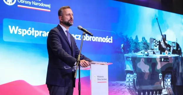 86 firm i instytucji o kluczowym znaczeniu dla Wojska Polskiego otrzyma wsparcie z Ministerstwa Obrony Narodowej na łączną kwotę 350 mln zł – poinformował we wtorek wicepremier, szef MON Władysław Kosiniak-Kamysz. Dodał, że pieniądze te pomogą polskim podmiotom utrzymać gotowość produkcyjną.